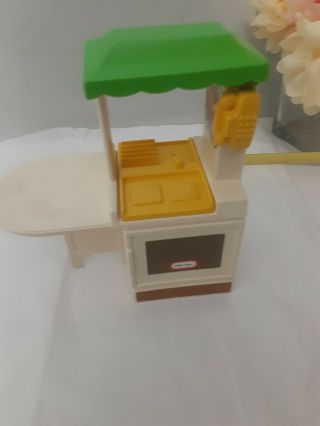 Vintage 1989 Little Tikes Party Kitchen Doll House Furniture Counter Stove Toy