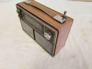 Vintage Valiant Solid State Portable Transistor Radio FM,  AM,  SW,  AC/DC 3