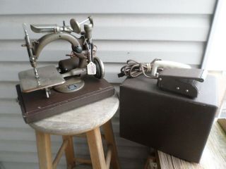 Antique Willcox And Gibbs Sewing Machine & Foot Pedal Portable