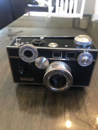 Vintage Argus C3 Camera 35mm 50mm.