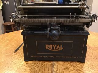 Antique Royal typewriter no 10 made 1916 serial X247520 6