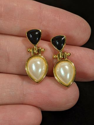 Vintage Monet Gold Tone Black Faux Pearl Dangle Earrings 10563