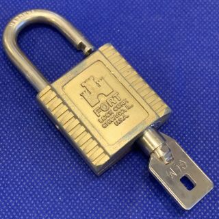 Vintage Fort Lock Corp.  Chicago Illinois Gold Padlock W/ Key Gem E2615 Usa