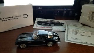 Danbury 1963 Chevrolet Corvette Sting Ray 1/24 Scale Mib W/ Box With Title