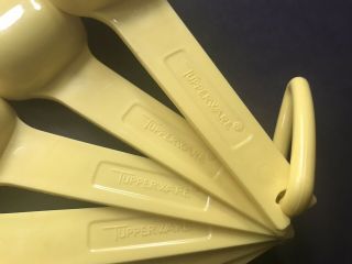 Vintage TUPPERWARE Yellow MEASURING SPOONS Set Of 7 w/ RING Complete 3