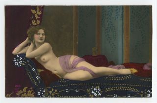 1920s Vintage Risque / Nude Pretty Shapely Flapper Photo Postcard