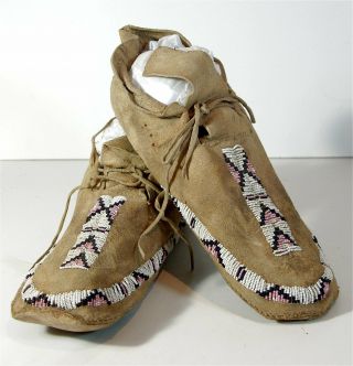 1920s Pair Native American Cheyenne Indian Bead Decorated Hide Moccasins Beaded