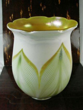Antique Art Glass Lamp Shade Pulled Feather Design 5.  5 " Tall S4