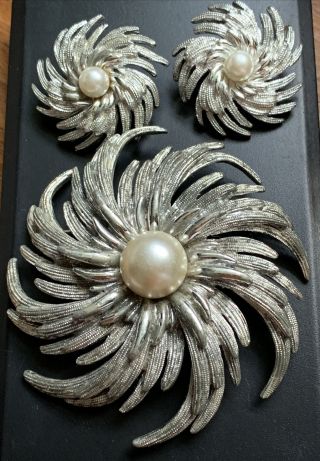 Vintage Sarah Coventry Signed Silver Tone Faux Pearl Brooch And Clip On Earrings