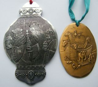 2 Vtg Wendall August Xmas Ornaments Metal Nativity 3 Wise Men Noahs Ark Bronze