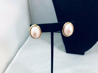 Vtg.  Crown Trifari Pink Pear Cabochon Gold Tone Clip On Earrings