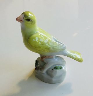 Vintage Meissen Miniature Porcelain Canary Figurine,  Model B139x,  2.  25” Tall