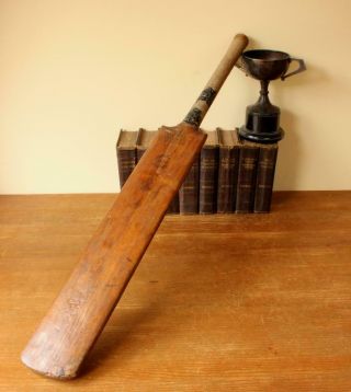 Antique Aquila Clapshaw & Salmon Willow Cricket Bat.  W.  G.  Grace Sporting Display