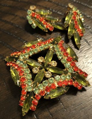 Vintage Green And Orange Rhinestone Gold Tone Brooch And Clip Earring Set