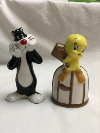Looney Tunes Tweety Bird And Sylvester Salt And Pepper Shakers.  Vintage