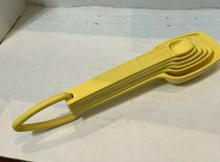 Vintage Tupperware Set Of 6 Yellow Nesting Measuring Spoons W/ Ring 1266