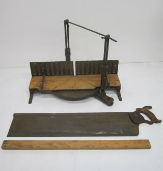 Antique Stanley Miter Mitre Box 460 W/ Saw Woodworking Carpenter Tool