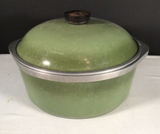 Vintage Club Aluminum 4 Qt Oven Stock Pot Avocado Green 10” Wide 4 " Deep,