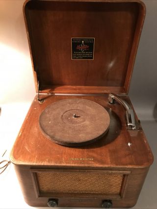 Vintage General Electric Phonograph Model 12 - Wooden Cabinet