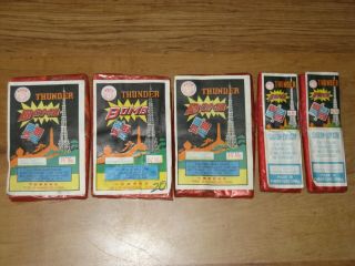 5 Vintage Thunder Bomb Firecracker Complete Labels - 1 1/2 " - 16s & 1 1/2 " - 8s
