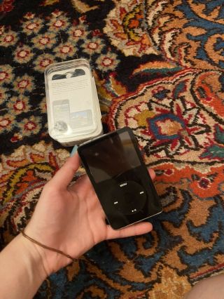 Apple iPod Classic 5th Generation (80 GB) Vintage Still 3