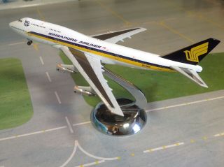 Big Bird Singapore Airlines Boeing 747 - 300 9v - Skn Big Top 1/500 Scale Model