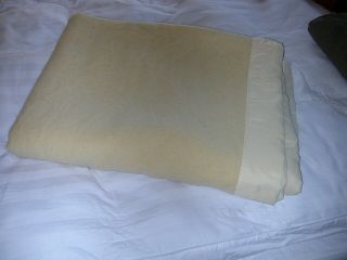Vintage Chatham Wool Light Yellow Blanket Satin Trim Edges 68 " X 84 "