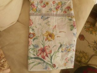 Dan River Vtg.  Queen Size Flat Sheet 50 Poly & 50 Cotton Floral