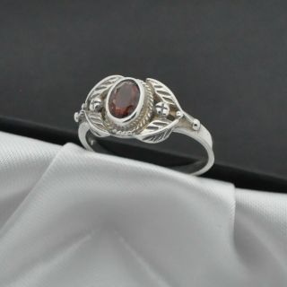 Vintage 925 Sterling Silver Red Garnet Stone Set Ornate Band Ring Size M