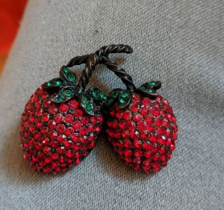 Vintage Weiss Double Strawberry Pin Brooch Red Green Rhinestones Ex.  Cond