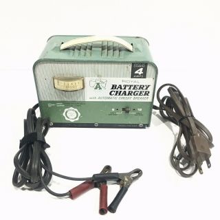 Vintage Royal 4 Amps Battery Charger Model Aa4 6v 12v Automatic Circuit Breaker