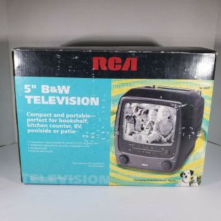 Vintage Rca Portable Tv Model 16 - 3001 Black & White 5 Inch Tv - Very Good