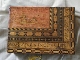 Keepsake Box With Marquetry And Micro - Moziac To Wrap Arround Your Memories