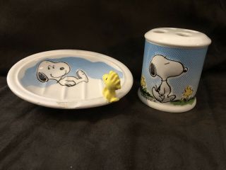 Vintage Peanuts Snoopy Woodstock Embossed Ceramic Toothbrush Holder Soapdish