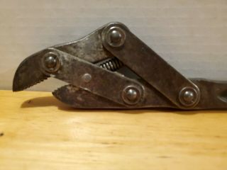 Vintage The Robert Wrench Co.  N.  Y.  Spring Loaded Adjustable Pipe Wrench 2