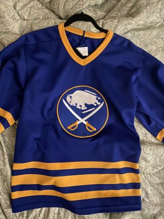 Vintage 1980s Ccm / Maska Buffalo Sabres Mens Medium Hockey Jersey Sewn Cresting