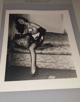 Bettie Page Pin - Up Photo From Vintage Irving Klaw Negative 5651
