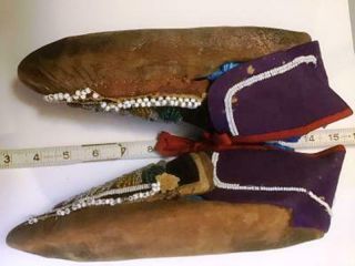Antique Iroquois Beaded Moccasins,  ca.  1890 to 1910 3