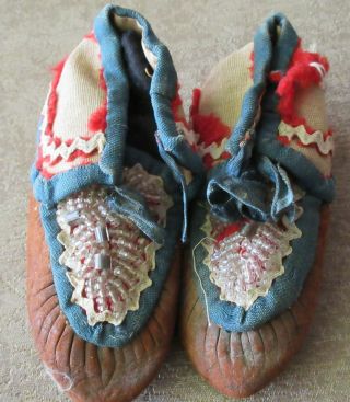 Antique Native American Indian Beaded Moccasines.  1890 To 1930