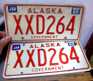Alaska License Plate,  Government State Issue,  Xxd 264,  Ex 1982,  Set Of 2,