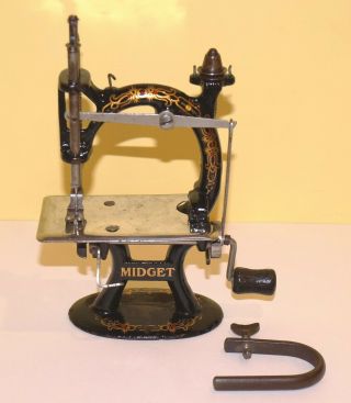 Antique Foley & Williams Midget Cast Iron Sewing Machine Great Graphics