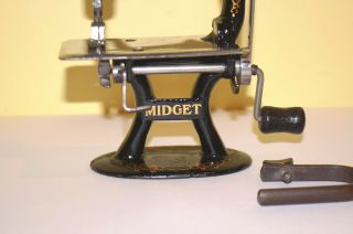 Antique FOLEY & WILLIAMS MIDGET Cast Iron Sewing Machine Great Graphics 3