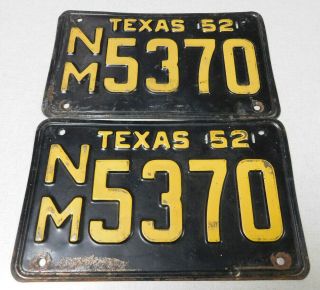 1952 Texas Passenger Car License Plate Pair