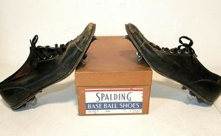 Vintage Spalding Baseball Cleats,  Men 