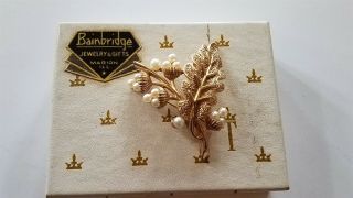 Vintage Trifari Oak Leaf And Faux Pearls Gold Tone Pin Brooch In Trifari Box