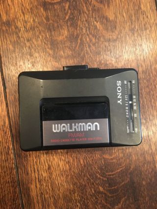 Vintage Sony Walkman Wm - F2015 Stereo Cassette Player Fm/am Radio Tested/works