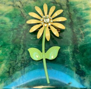 Vintage Daisy Flower Brooch Metal Painted Yellow & Green Clear Rhinestones