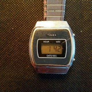 Vintage Timex K Cells Men’s Digital Quartz Watch – Running