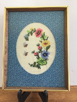 Vintage Framed Finished Crewel Embroidery Flower And Bees 10 X 12 1/2“
