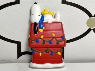 Signed Ufs Hallmark Vintage Snoopy Christmas Brooch Pin Lights Dog House Jewelry